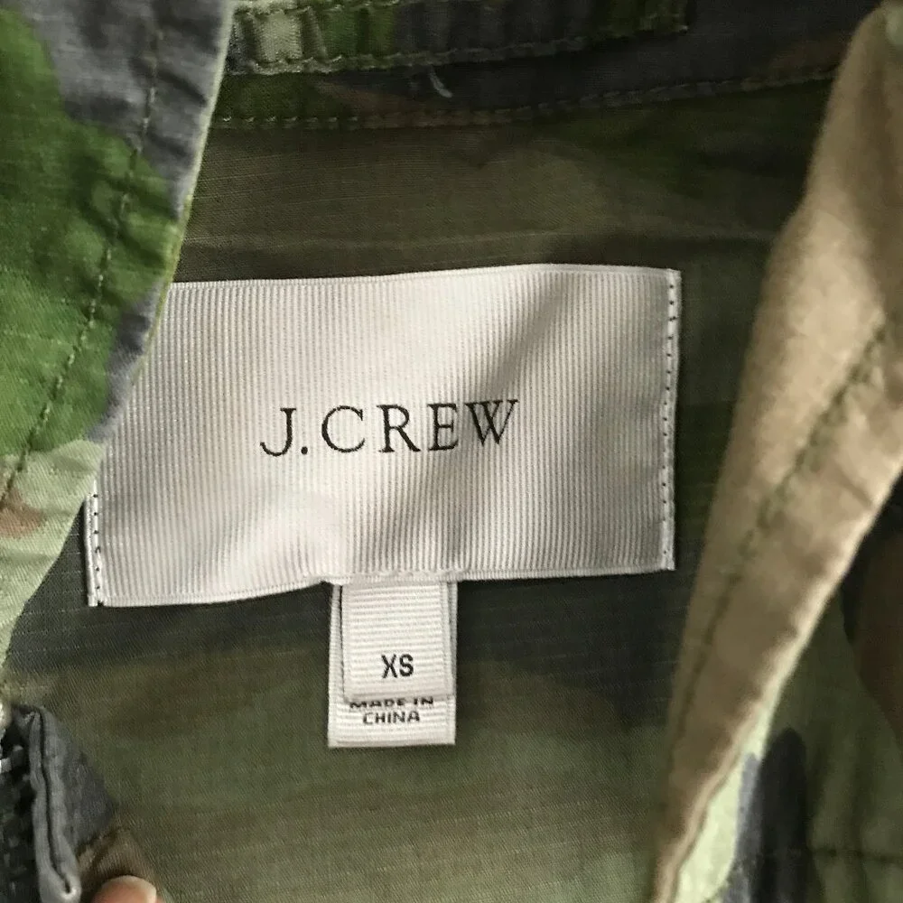 J CREW CAMO GREEN  PARKA JACKET GREEN HOODED ZIP BUTTON WOMENS XS